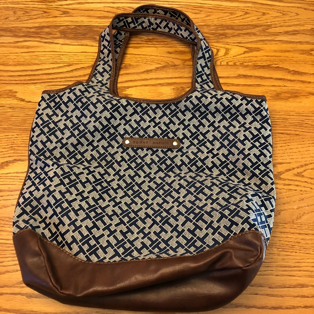 NWOT Tommy Hilfiger Small tote